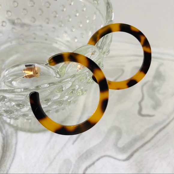 Jewelry - Tortoise Shell Hoop Earrings